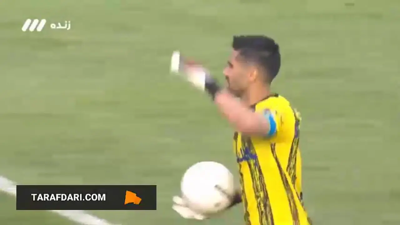 استقلال با مهاجم کهنه‌کار پرسپولیس توافق کرد